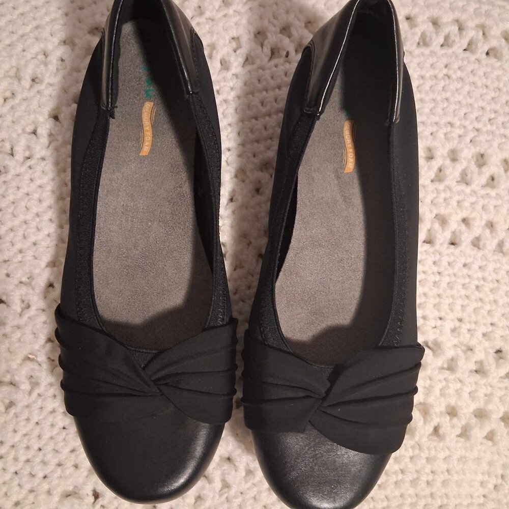 Yuu Black Twisted-Front Slip-On Ballet Flats